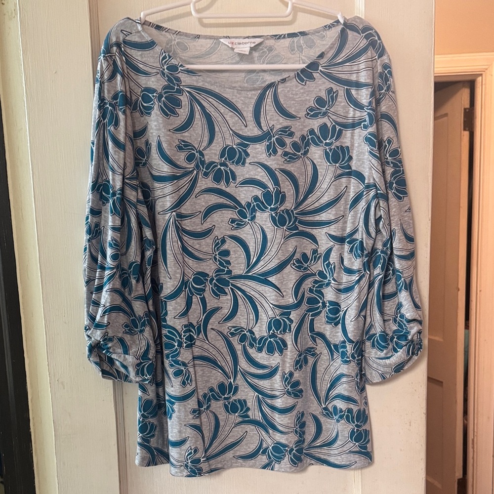 Liz Clairborne Gray Boatneck Top with Teal Floral Print Size L